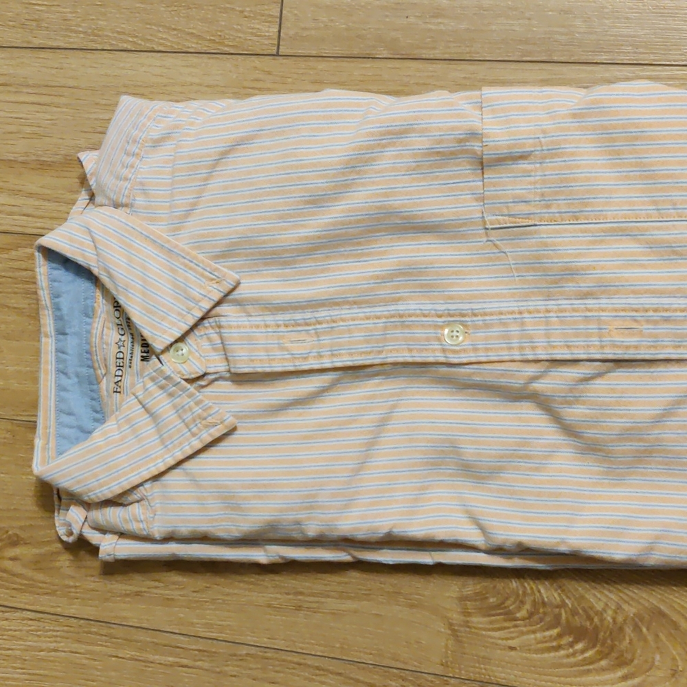 Casual button down shirt 90s style